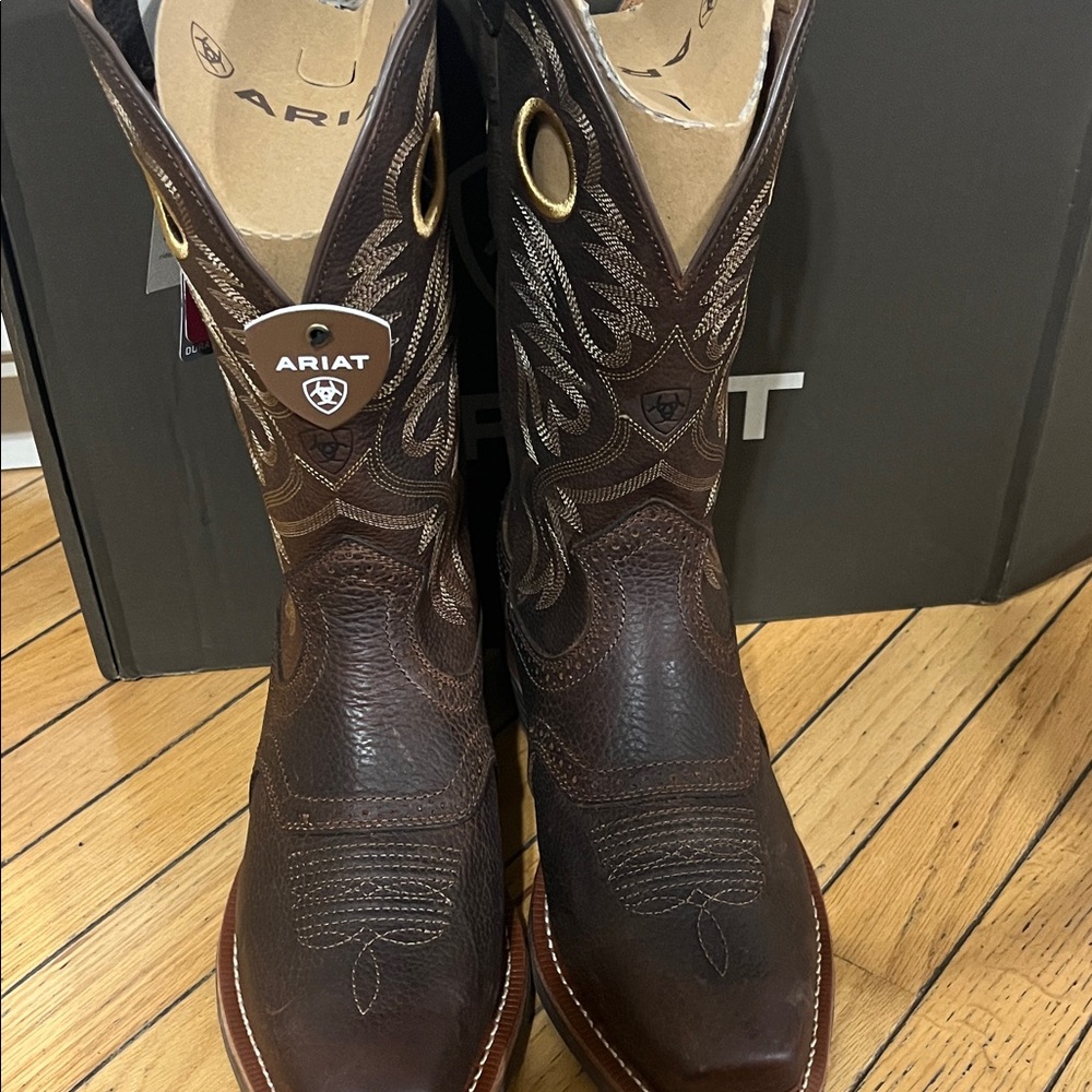 Ariat Dark Brown Western Pull-On Cowboy Boots with Gold Trim - Picture 2 of 9